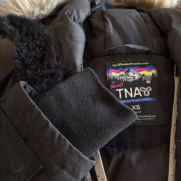 Aritzia tna x-small bancroft black parka - Picture 6 of 6